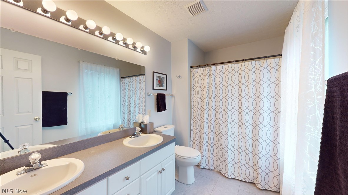 Shady Hollow Condo - Residential