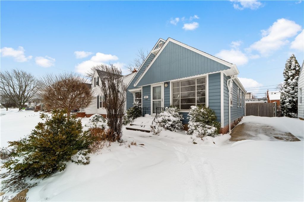 Photo of 7915 Renwood Drive, Parma, OH 44129 (MLS # 5187040)