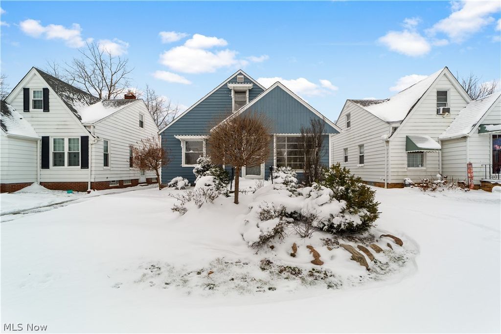 Photo of 7915 Renwood Drive, Parma, OH 44129 (MLS # 5187040)