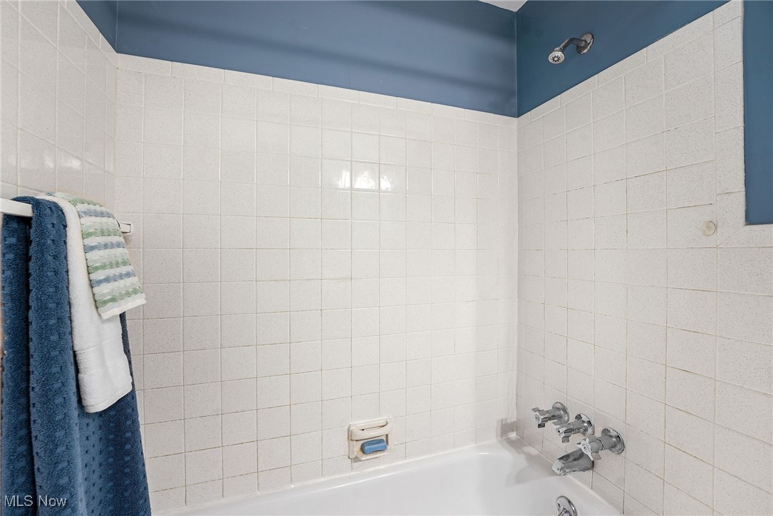 9053 White Oak Drive, Twinsburg, Ohio image 16