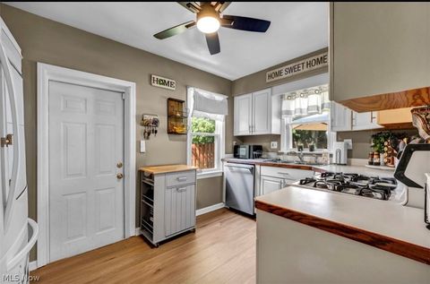 Tiny photo for 1699 Lyndhurst RD, Lyndhurst, OH 44124 (MLS # 5227106)