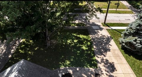 Tiny photo for 1699 Lyndhurst RD, Lyndhurst, OH 44124 (MLS # 5227106)