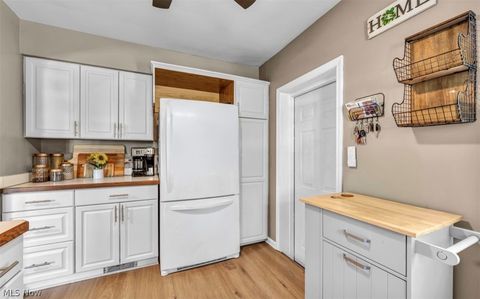 Tiny photo for 1699 Lyndhurst RD, Lyndhurst, OH 44124 (MLS # 5227106)