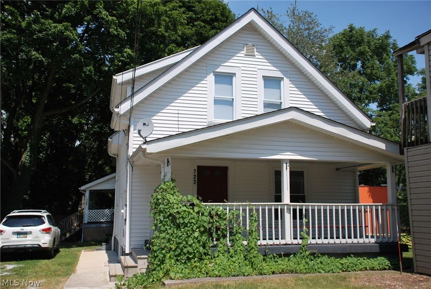 Great location for this single family home with 2 nice sized bedrooms that each have 2 closets! Bathroom is large, bright and has a tub & shower combo! Front Porch is very inviting and huge, sit and relax, enjoy! Kitchen appliances as well as existing washer & dryer or bring your own laundry. Awesome separate Dining Room with a window seat and HUGE Living Room both in hardwood flooring and awesome trim! Large basement space for storage or work out equipment. Could even run your home based business from this awesome location. This home is one you'll be proud to live in and call your own! Just 2 doors down from B&K Rootbeer stand and bus stop is close proximity! Cuyahoga Falls utilities are less expensive than surrounding areas.
To be sold with 727 Munroe Falls Ave Cuyahoga Falls, OH 44221 MLS # 4257071 for a total of $125,000.
This Property currently rents for $850/Month