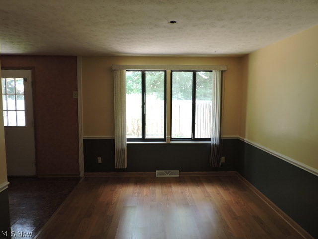 Huntington Park Condo - Residential