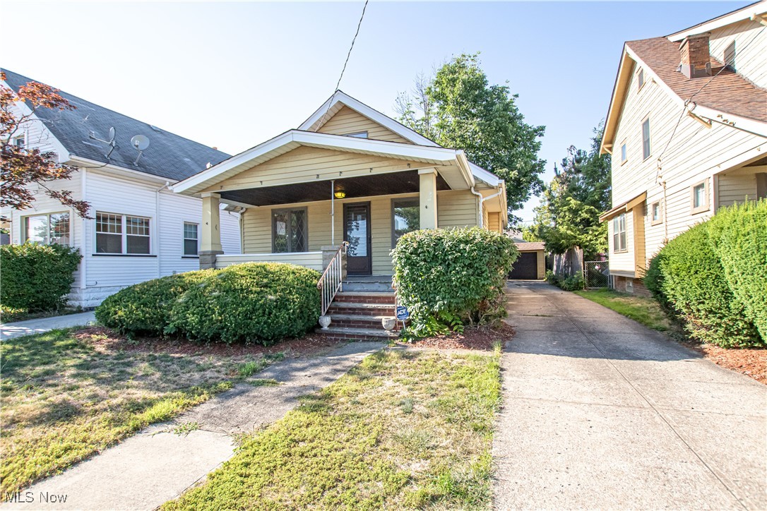 4714 Maplecrest Avenue, Parma, Ohio image 2
