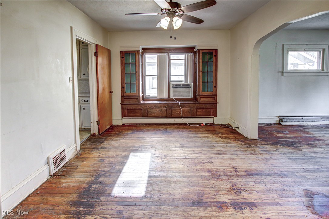 4714 Maplecrest Avenue, Parma, Ohio image 10