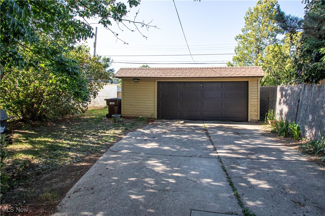 4714 Maplecrest Avenue, Parma, Ohio image 3