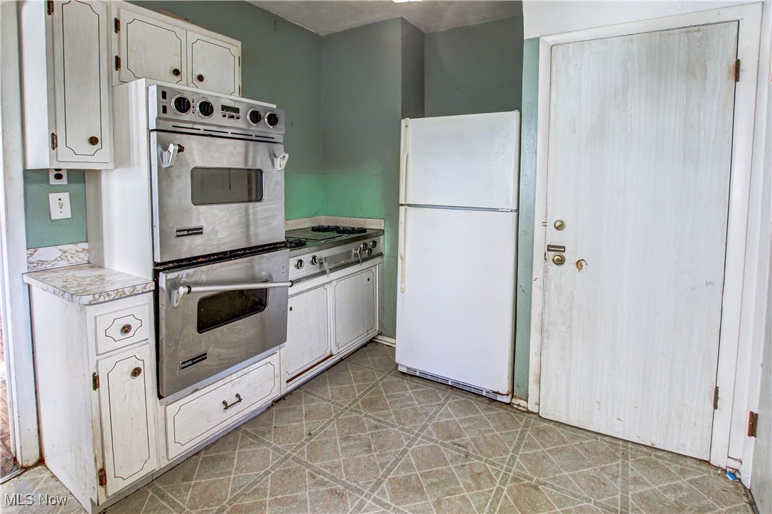 4714 Maplecrest Avenue, Parma, Ohio image 15