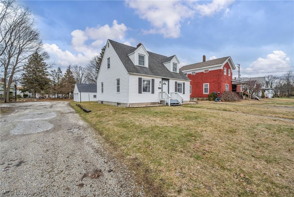 Photo of 535 Eastwood Street, Geneva, OH 44041 (MLS # 5188952)