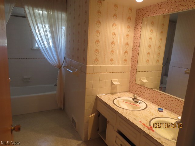 North Portage Path Estates - Residential