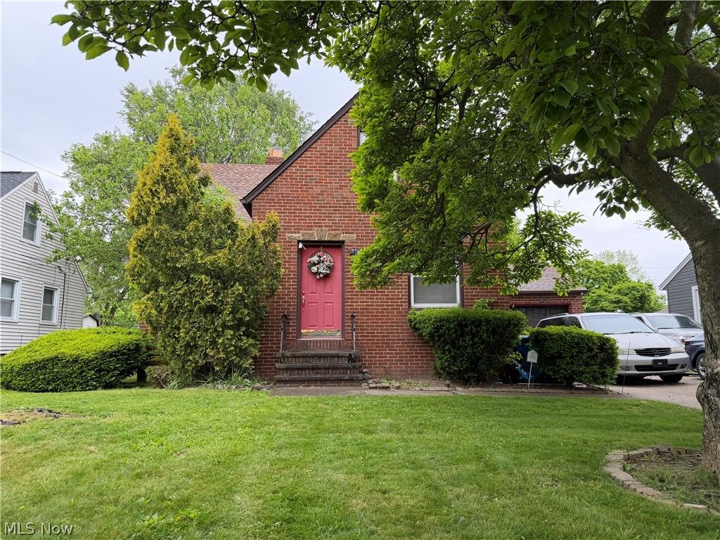 Photo of 5916 Pearl Road, Parma Heights, OH 44130 (MLS # 5212964)