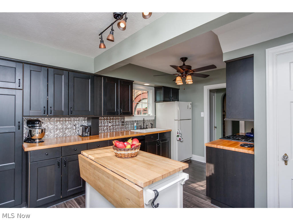 Elmhill Estates Cos Allotment - Residential