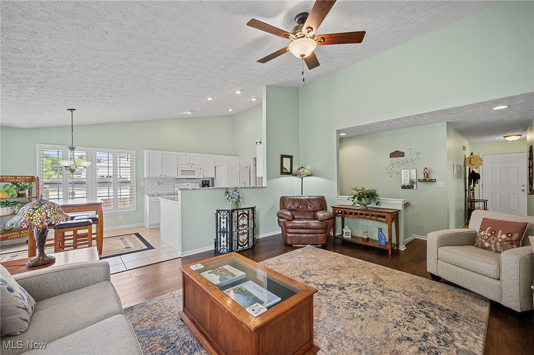 5383 Grovewood Lane