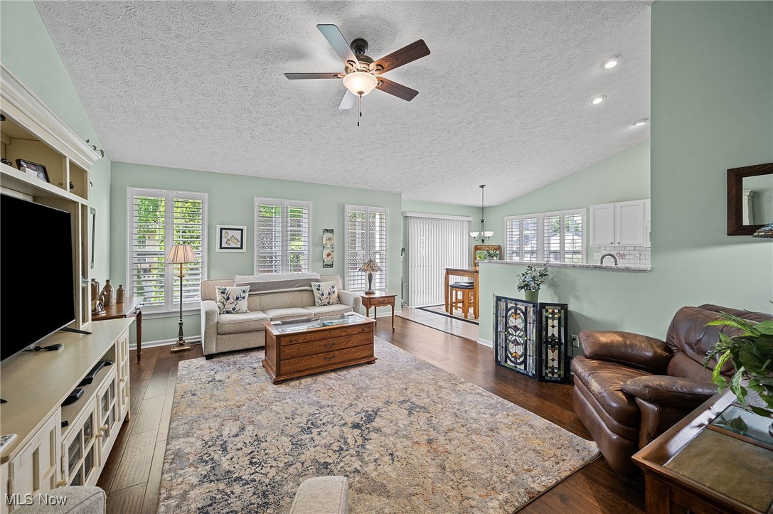 5383 Grovewood Lane
