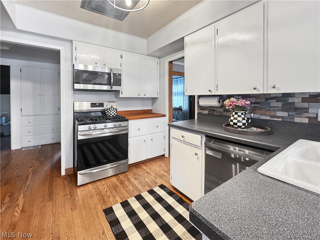 7374 Youngstown Pittsburgh Road