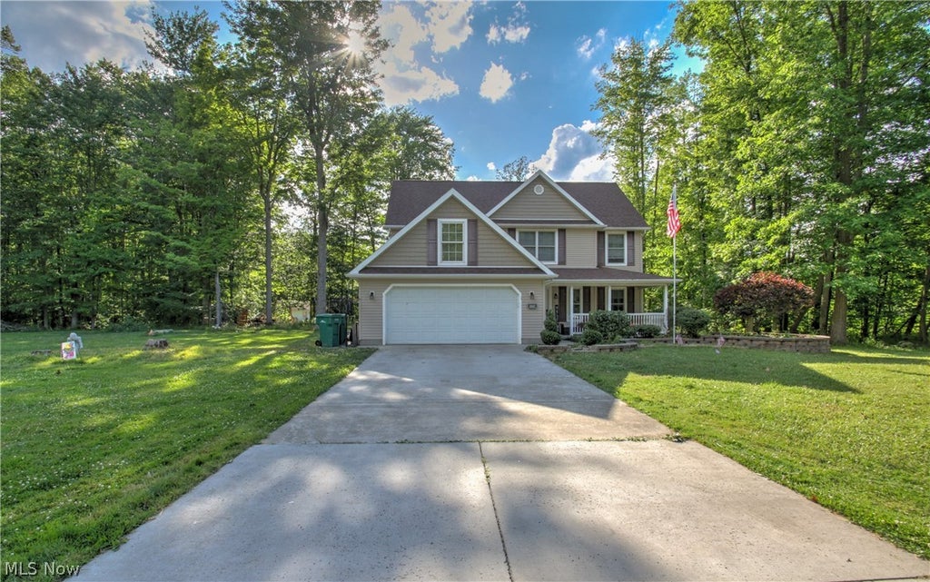 Photo of 2157 Flame Lake Drive, Roaming Shores, OH 44084 (MLS # 5219087)