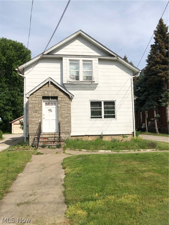 Great investment opportunity right in downtown Painesville City. The building is full and all tenants are current with their rent. There are 3 units; one on the main floor with 2 bedrooms, 1 bathroom and a very large living area, then there is an upstairs unit with 3 bedrooms and 2 bathrooms, the final unit is above the detached garage and has 1 bedroom and 1 bathroom.