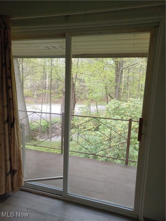 1050 Park Circle, Girard, Ohio image 17