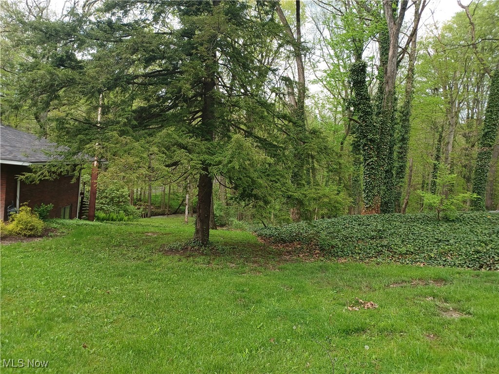 1050 Park Circle, Girard, Ohio image 6