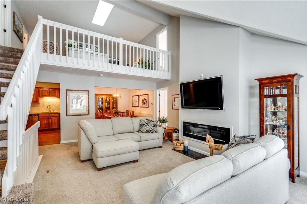 Photo of 3984 Palace Way, Copley, OH 44321 (MLS # 5185527)