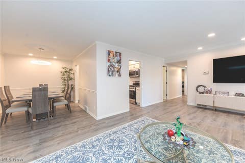Tiny photo for 2112 Acacia Park Drive #501, Lyndhurst, OH 44124 (MLS # 5238955)