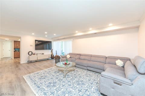 Tiny photo for 2112 Acacia Park Drive #501, Lyndhurst, OH 44124 (MLS # 5238955)