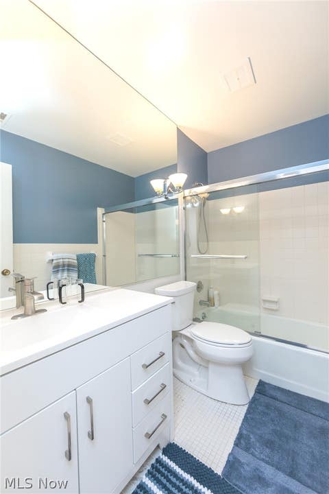 Tiny photo for 2112 Acacia Park Drive #501, Lyndhurst, OH 44124 (MLS # 5238955)