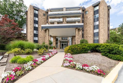 Photo of 2112 Acacia Park Drive #501, Lyndhurst, OH 44124 (MLS # 5238955)