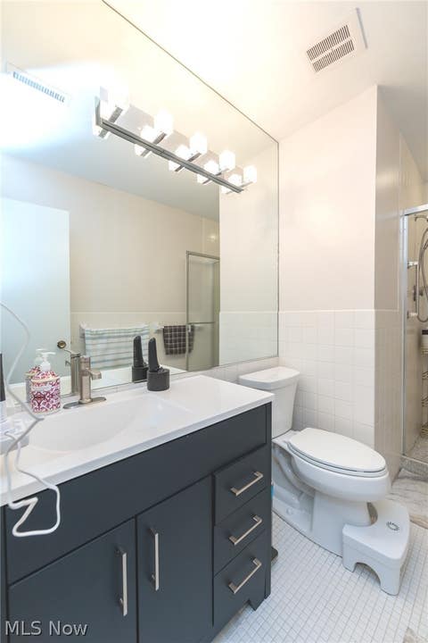 Tiny photo for 2112 Acacia Park Drive #501, Lyndhurst, OH 44124 (MLS # 5238955)