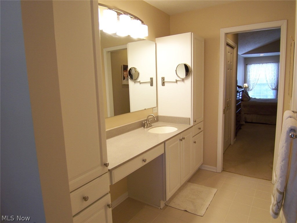 Woodbury Condo - Residential