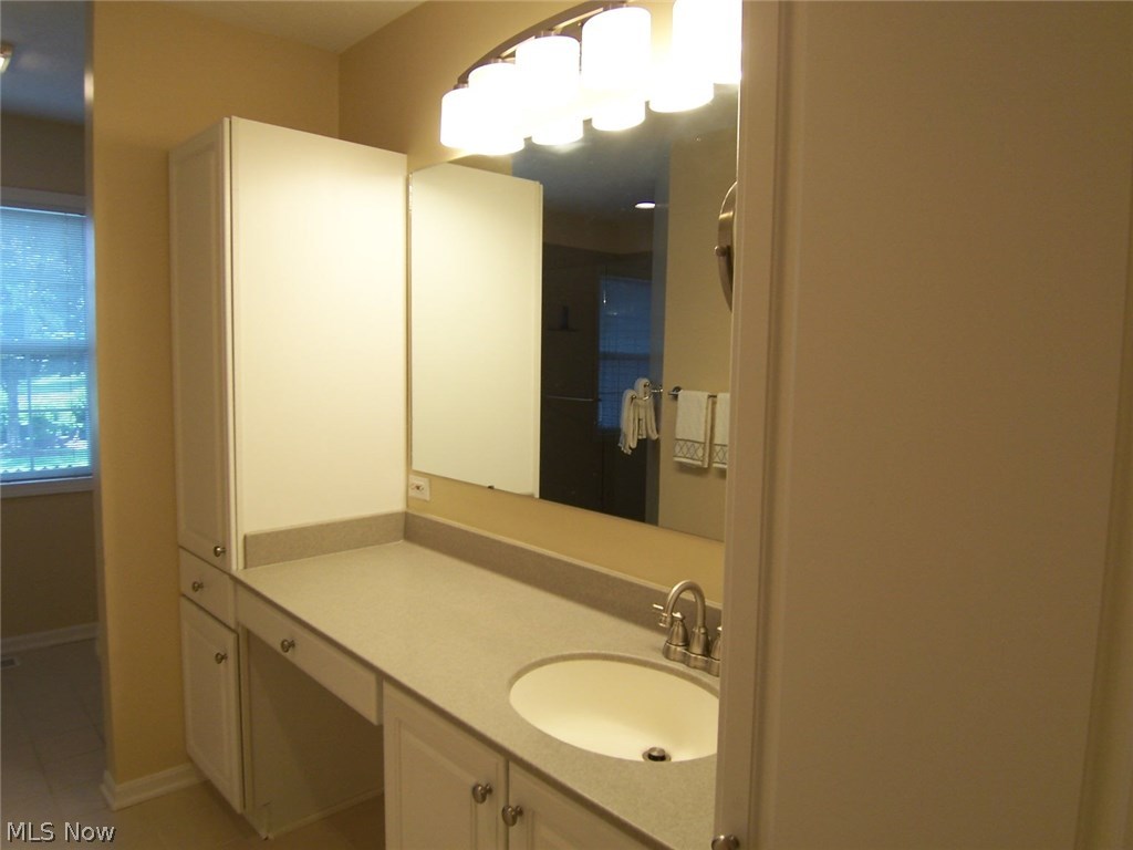 Woodbury Condo - Residential