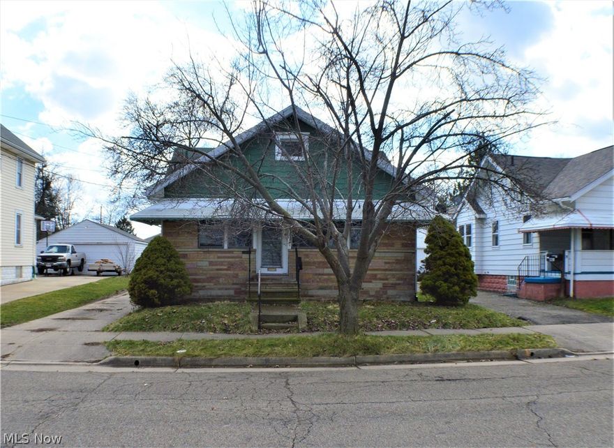 Enjoy one floor living is the adorable bungalow in Firestone Park.