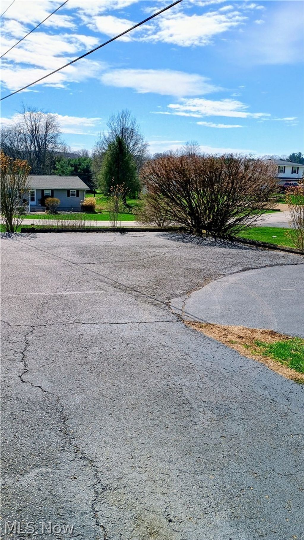 Photo of 335 Walker Drive, Zanesville, OH 43701 (MLS # 5194734)