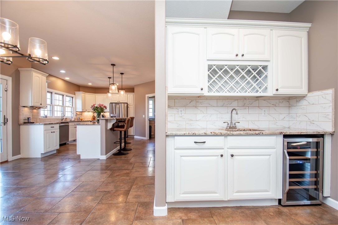 8021 Grayson Drive, Canfield, Ohio image 10