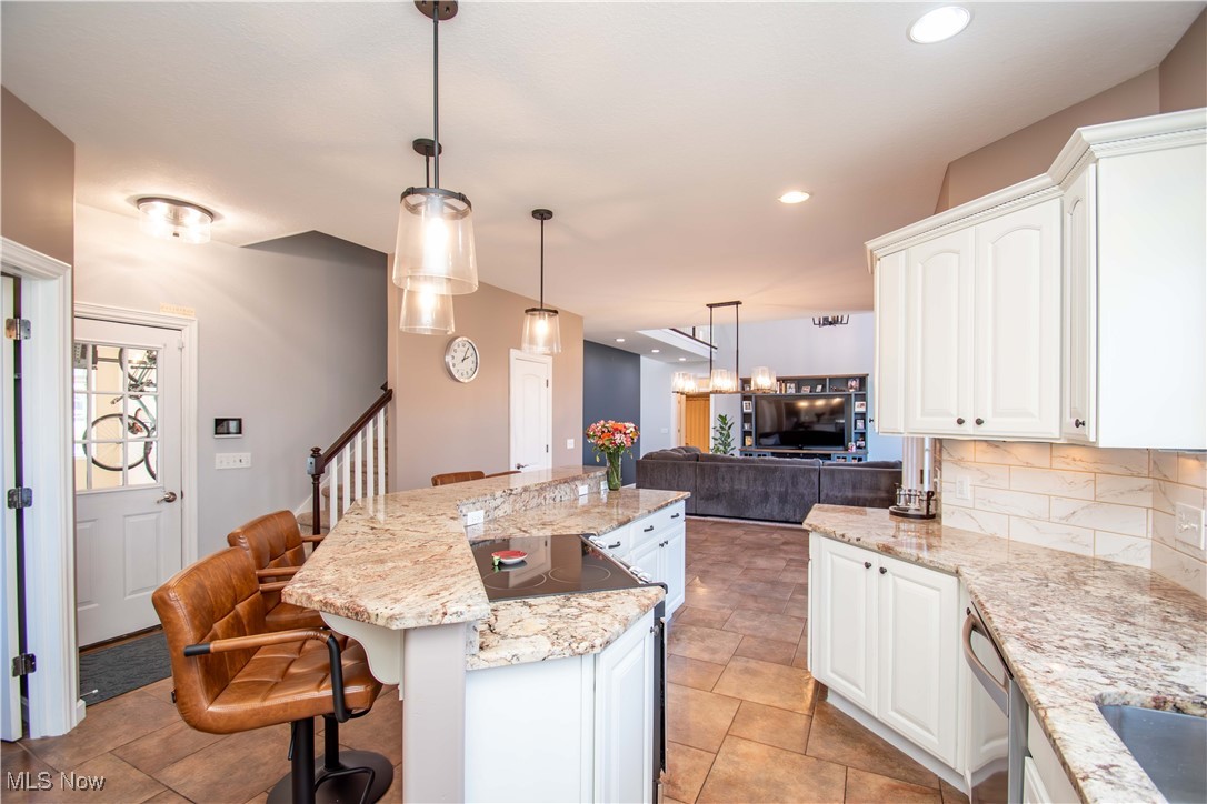 8021 Grayson Drive, Canfield, Ohio image 6