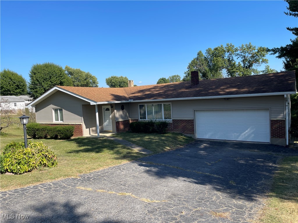 Beautiful 3 bedroom on Bonnie Lane. Such a well cared for home with newer windows and septic system on .60 acres.
Family room with a bar in the basement. Really nice covered deck off the back of the house and a two car attached garage.
You don't want to miss this one.
More pictures are coming.