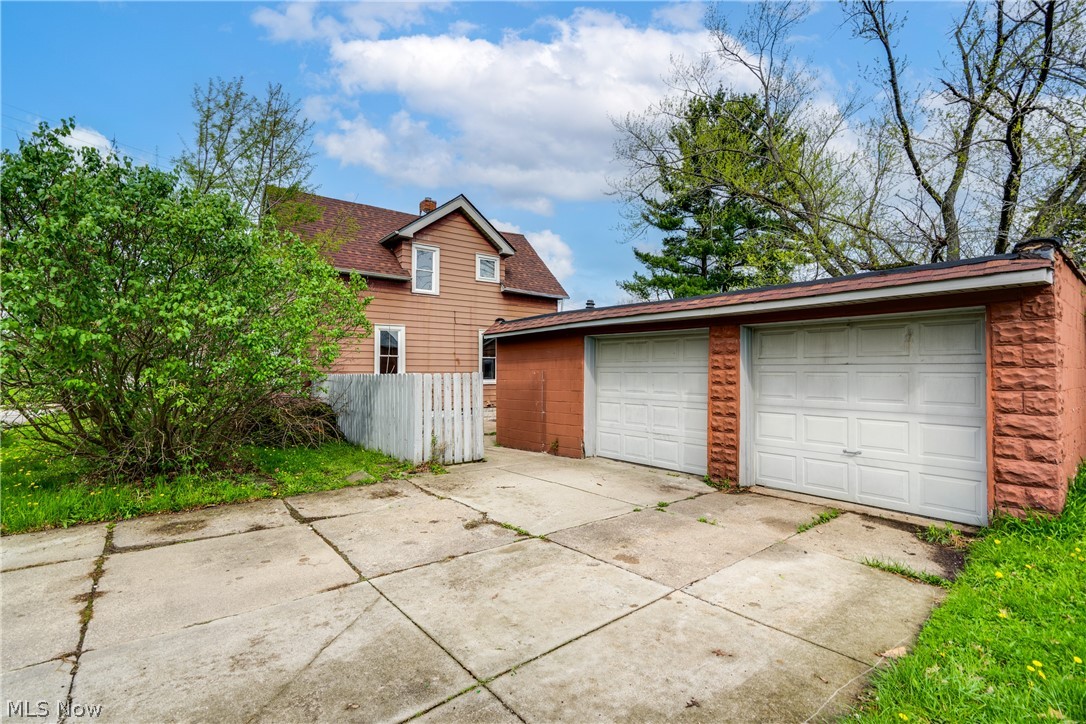 Joseph S Van De Boes Greenhur - Residential