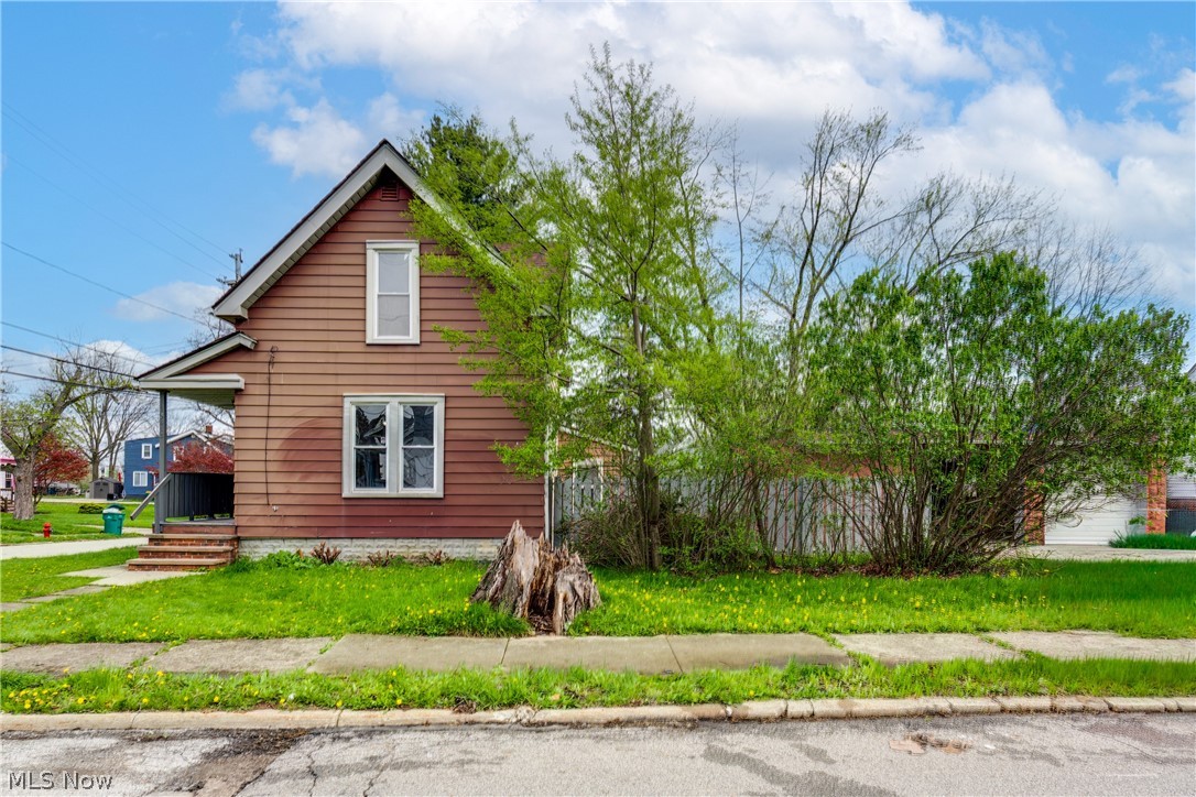 Joseph S Van De Boes Greenhur - Residential