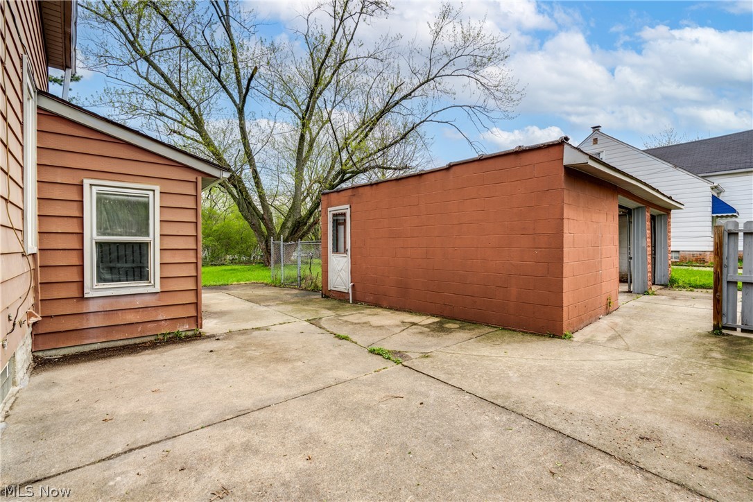 Joseph S Van De Boes Greenhur - Residential