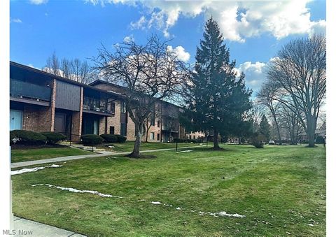 Tiny photo for 16460 Heather Lane, Middleburg Heights, OH 44130 (MLS # 5190001)