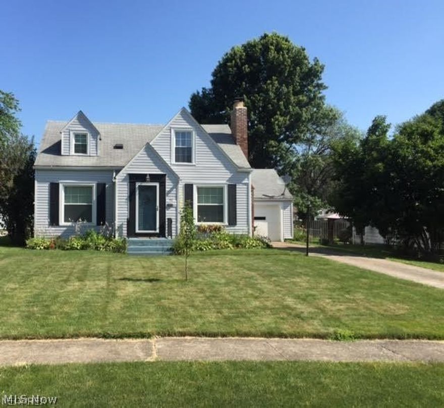 This charming Cape Cod is move in ready. Beautiful hardwood floors, three bedrooms, one & a half baths. Screened in porch to enjoy your fenced in backyard.
You don"t want to miss the darling home. New Roof will be put on.