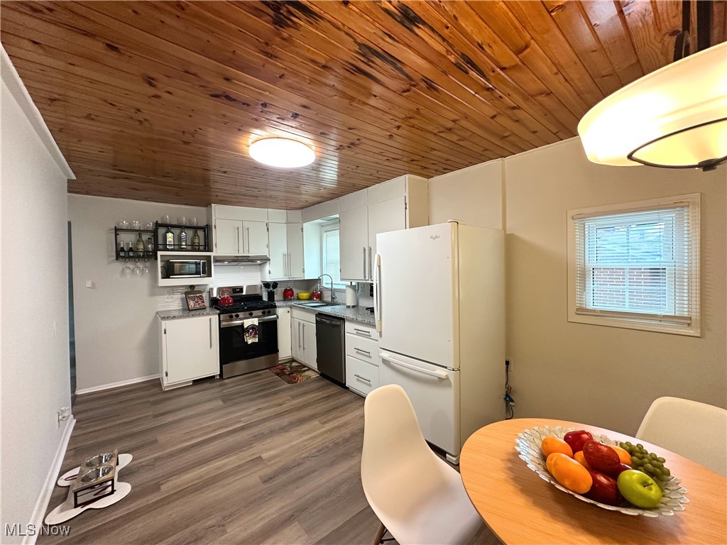 Kemper Clague Manor - Residential