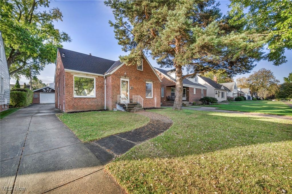 Photo of 8017 Ackley Road, Parma, OH 44129 (MLS # 5161599)