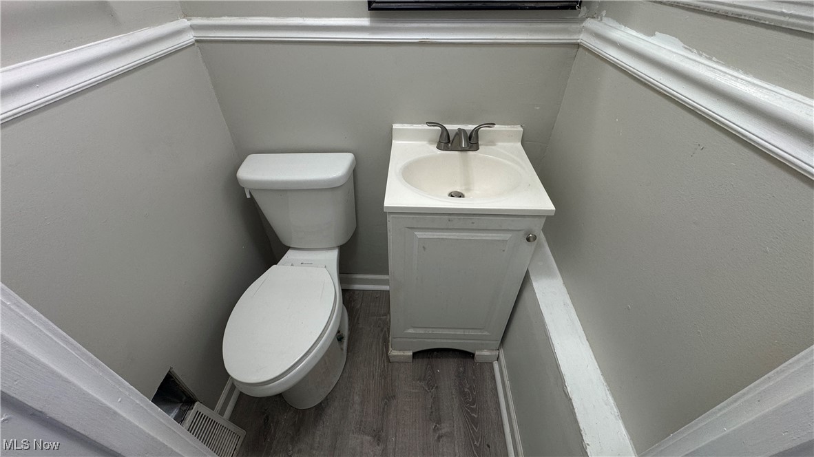 Cleveland Heights Blvd - Residential