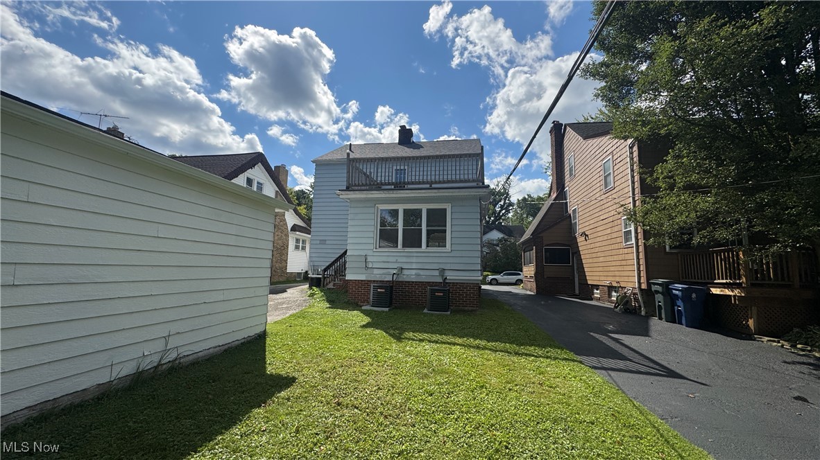 Cleveland Heights Blvd - Residential