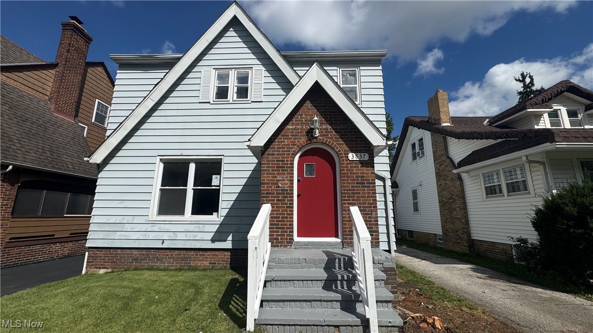 Cleveland Heights Blvd - Residential