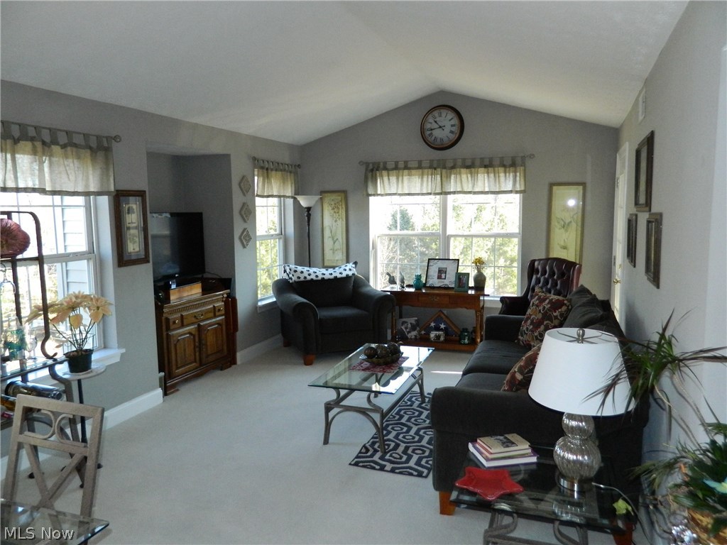 Regency Hlnds Condo - Residential