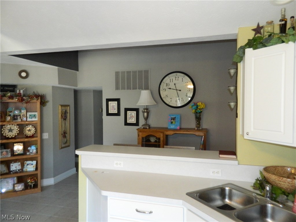 Regency Hlnds Condo - Residential