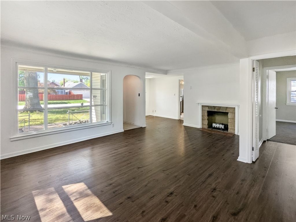 Photo of 4135 Eastway Road, Cleveland, OH 44121 (MLS # 5209130)